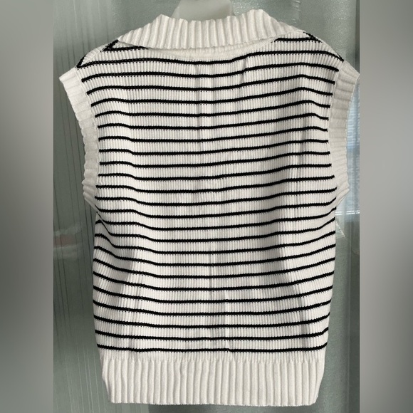 WOMENS BLACK & WHITE STRIPED SLEEVELESS SWEATER VEST - Picture 2 of 7